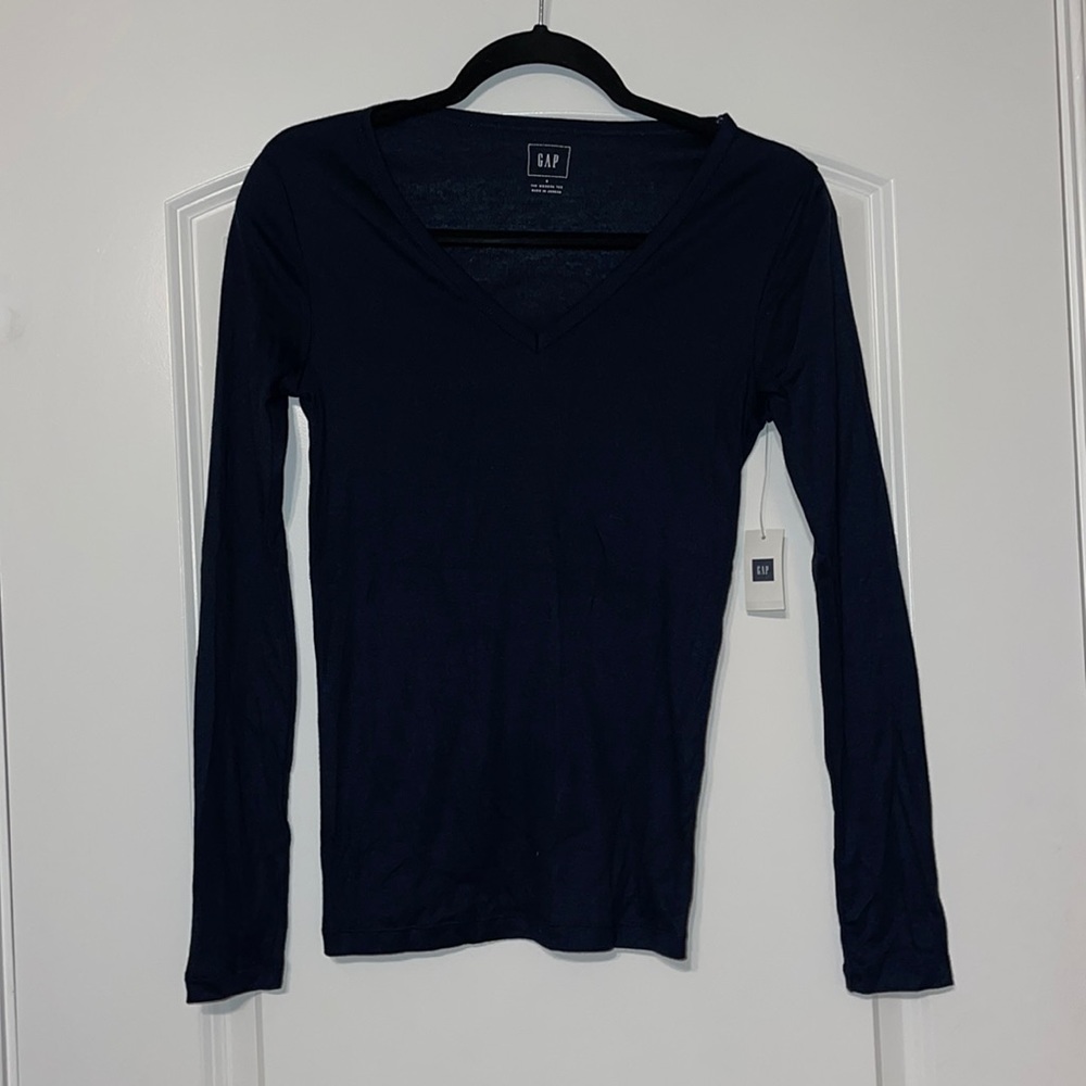 Women's long sleeve vneck tshirt